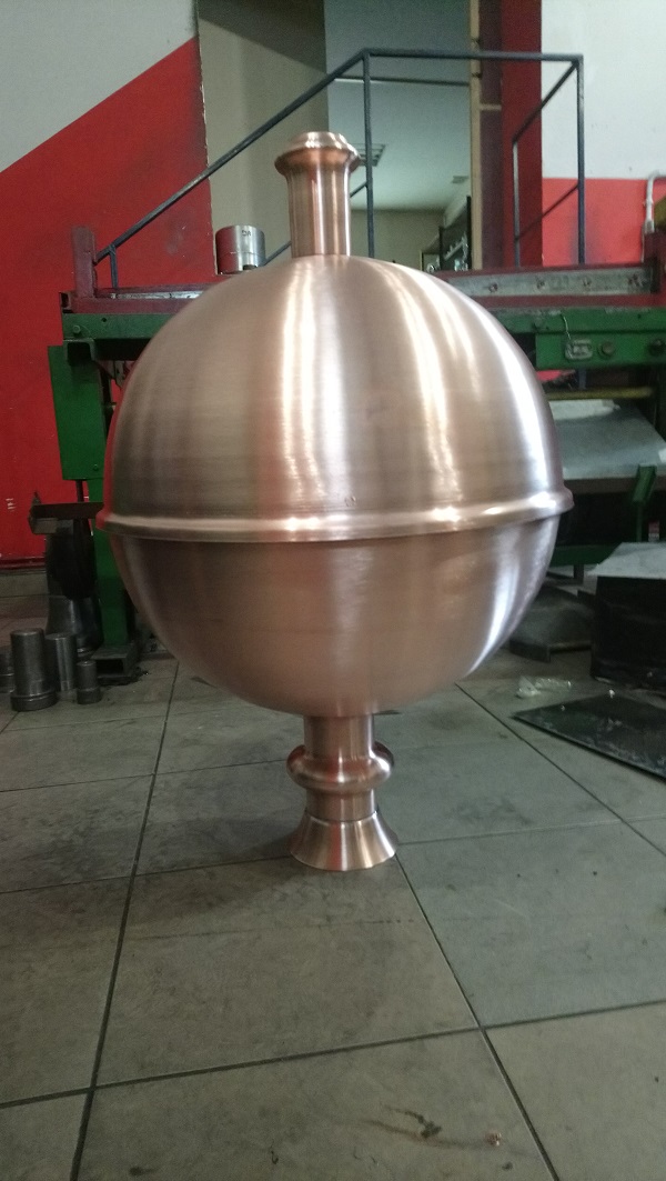 Zwieńczenie wieży Φ 600mm, h 900 mm. Materiał wykonania: blacha,    miedź